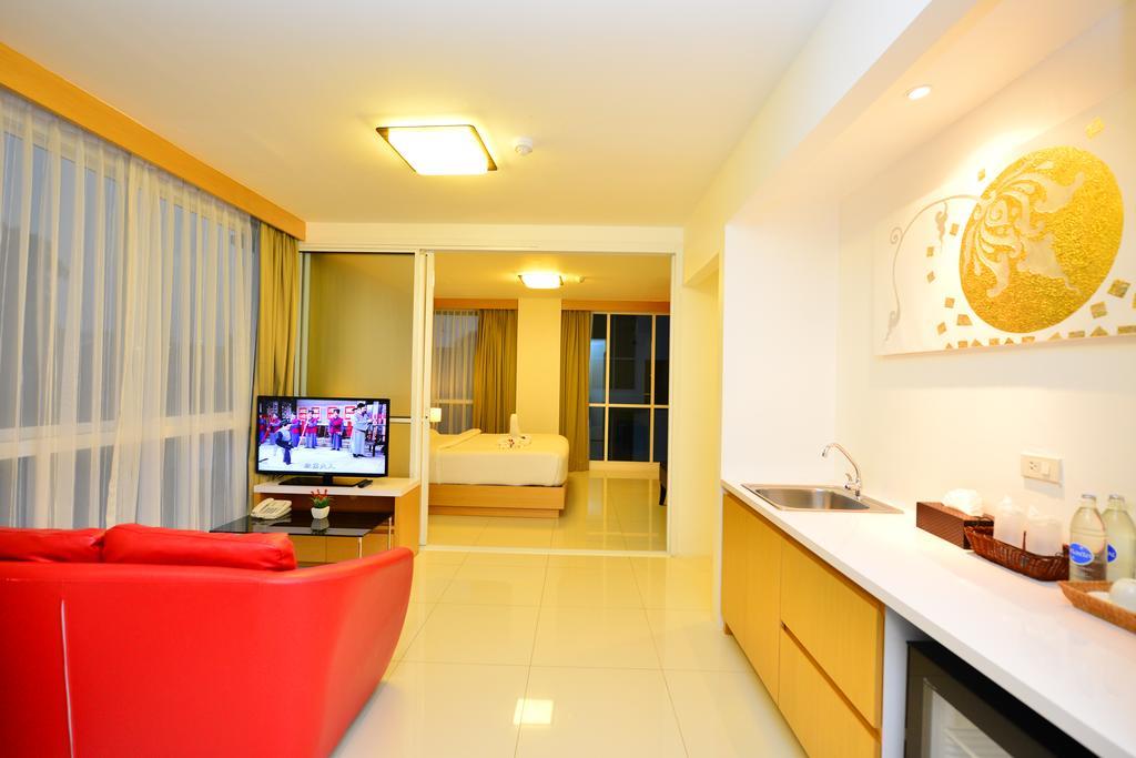 Phuket Modern Thai Suites מראה חיצוני תמונה