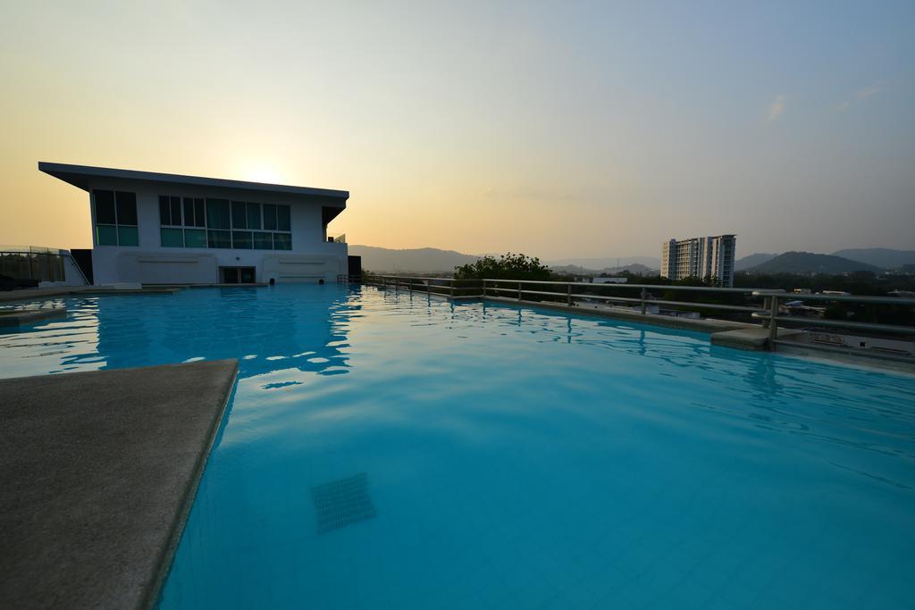 Phuket Modern Thai Suites מראה חיצוני תמונה