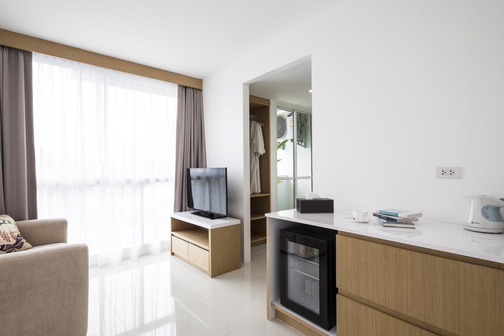 Phuket Modern Thai Suites חדר תמונה