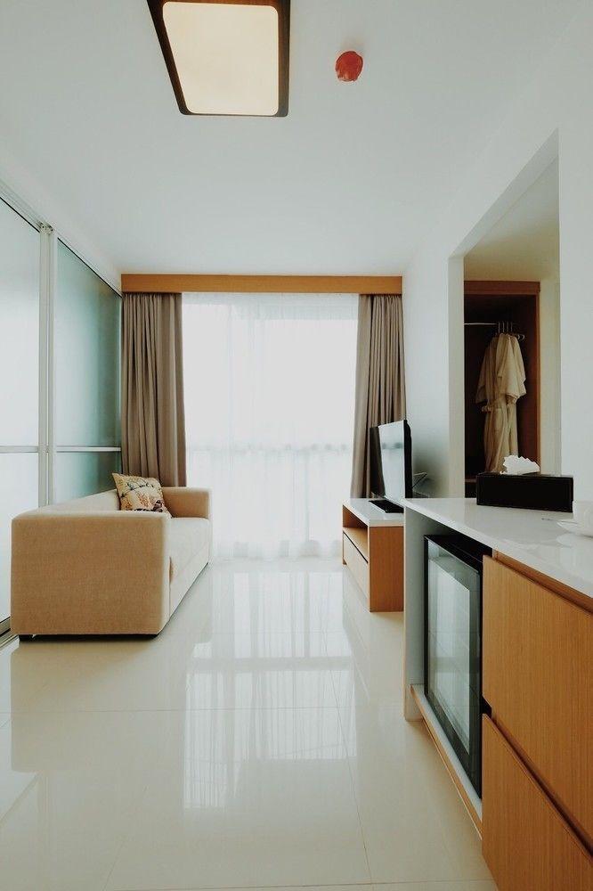 Phuket Modern Thai Suites מראה חיצוני תמונה
