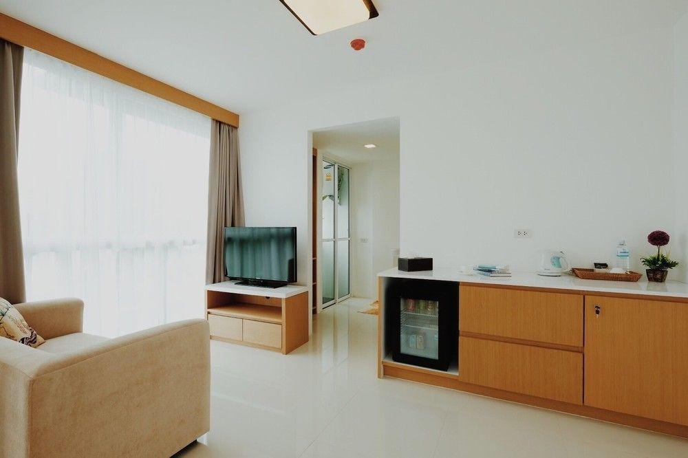 Phuket Modern Thai Suites מראה חיצוני תמונה